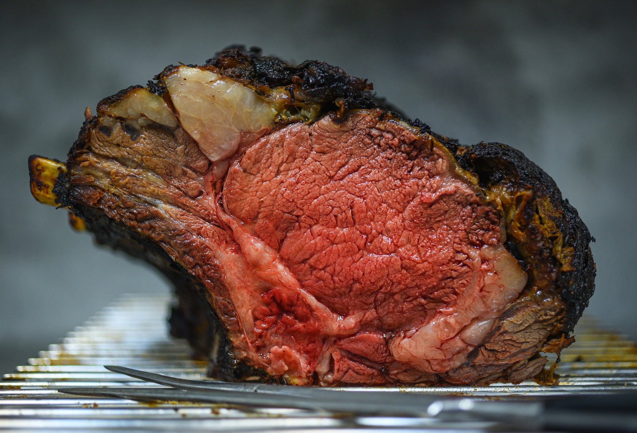 Morty's US Bone-In Prime Rib Feast